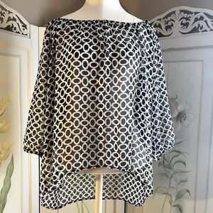 Bobeau geometric blouse black and white Size S